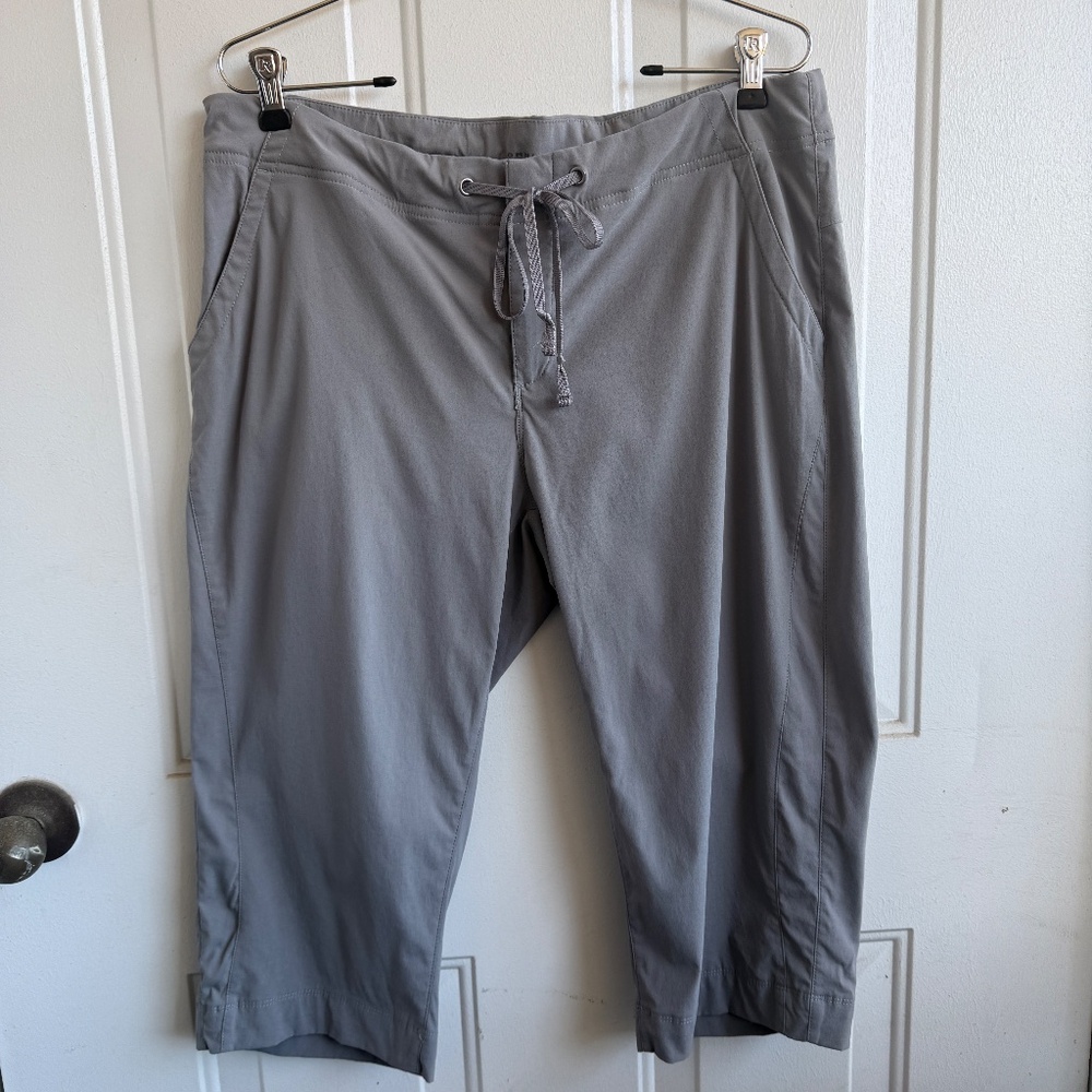 Columbia | Anytime‎ Outdoor Capri Pants | Women’s Size 14 | Gray - Picture 3 of 11